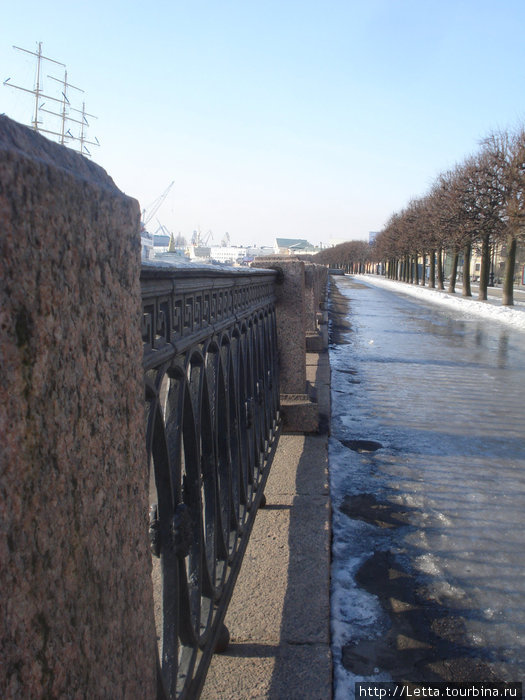 Прогулка вдоль реки Санкт-Петербург, Россия