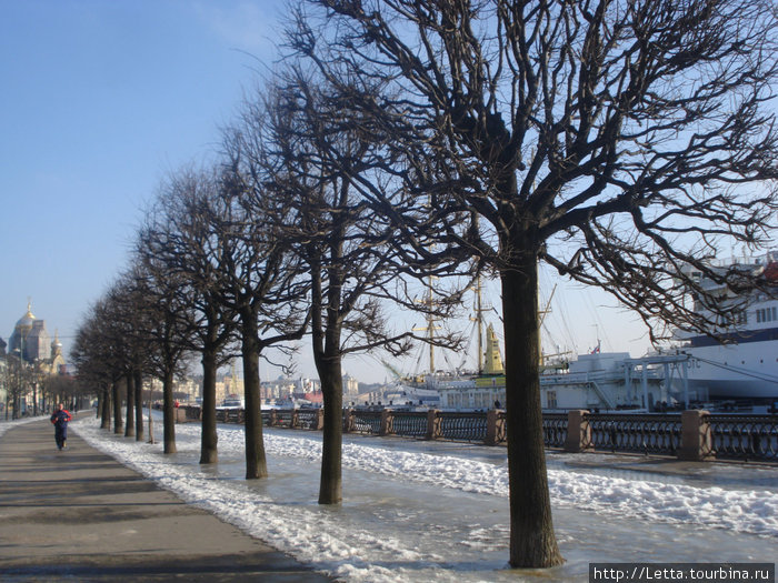 Прогулка вдоль реки Санкт-Петербург, Россия