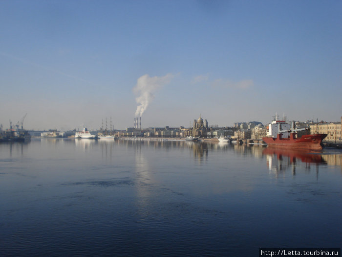 Прогулка вдоль реки Санкт-Петербург, Россия