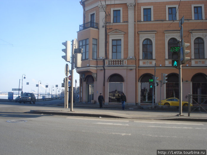 Прогулка вдоль реки Санкт-Петербург, Россия