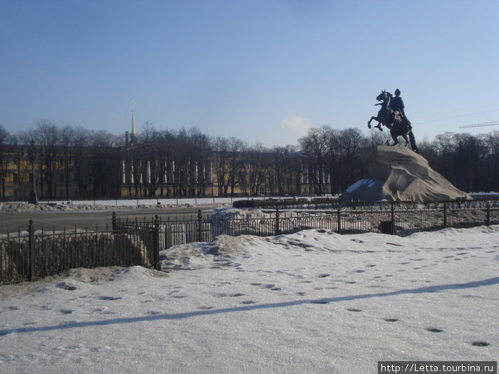 Прогулка вдоль реки Санкт-Петербург, Россия