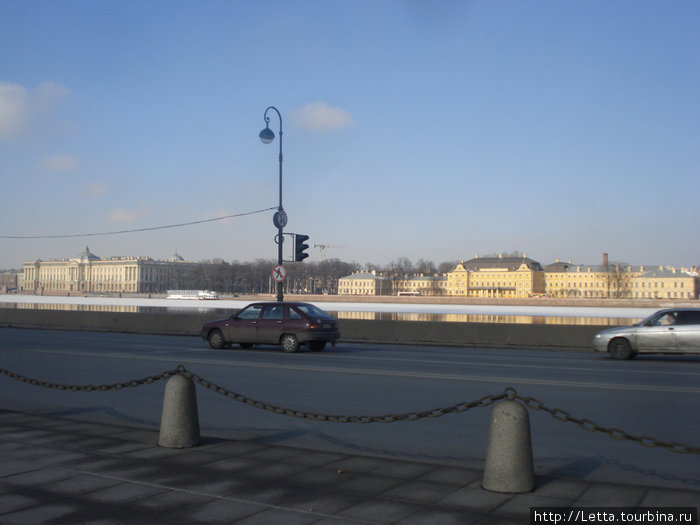 Прогулка вдоль реки Санкт-Петербург, Россия