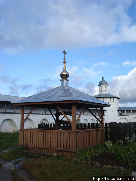 Двор мужского монастыря Переславль-Залесский, Россия