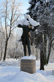 Памятник И.Штраусу. Композитор 16 лет с перерывами исполнял вальсы для публики павловского Воксала.