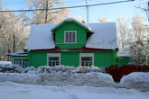 Зеленый дом на улице Красного курсанта.