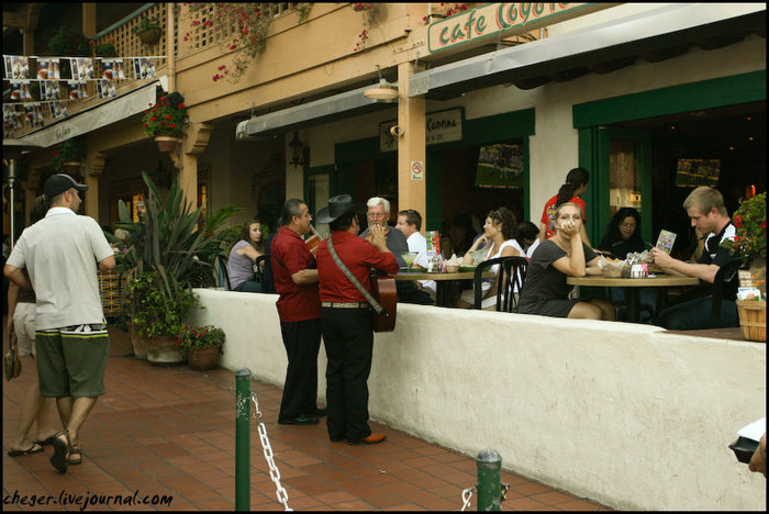 Мексиканский ресторан с музыкантами Сан-Диего, CША