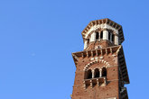 башня Ламберти и голубое веронское небо