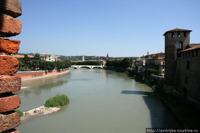 панорама реки Адидже Верона, Италия