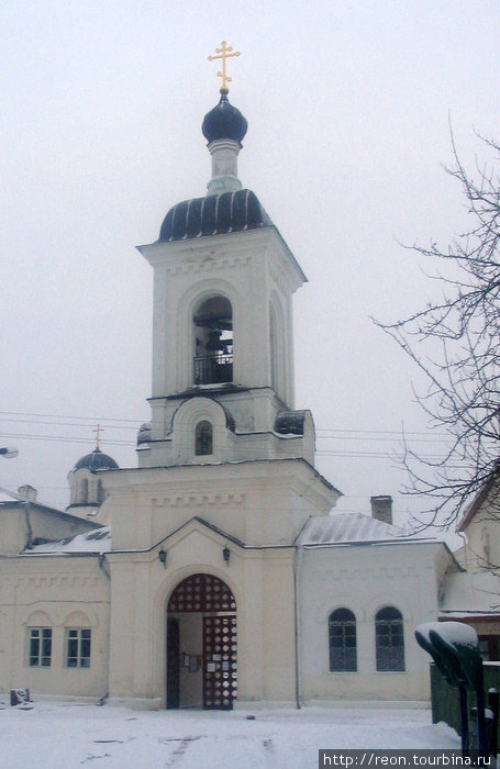 Брама (ворота) — вход в Спасо-Ефросиньевский монастырь Полоцк, Беларусь