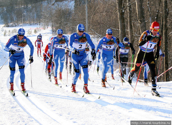 На протяжении всей гонки преследования с переменой стиля на 30 км российские лыжники бежали кучно Рыбинск, Россия