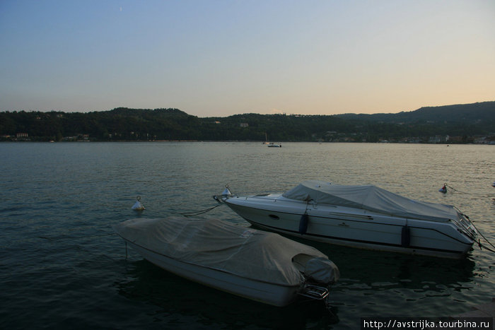 уснувшие лодки Озеро Гарда, Италия