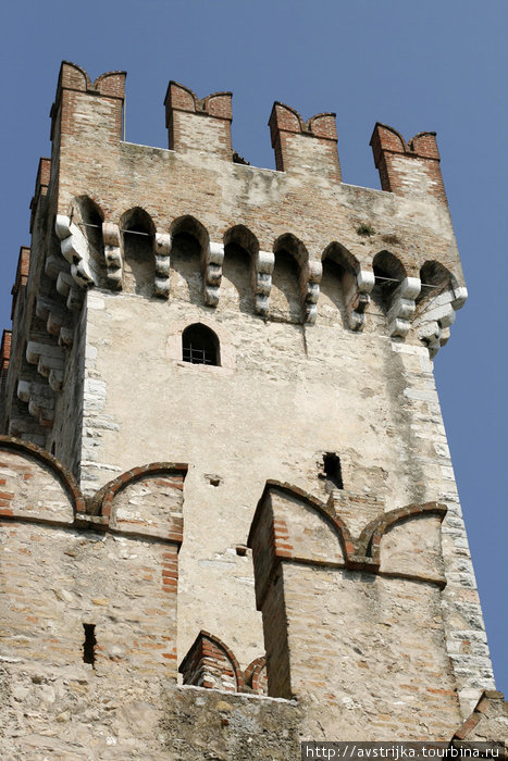 башня Сирмионе, Италия