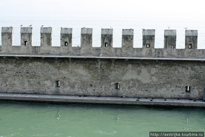 крепостные стены Сирмионе, Италия