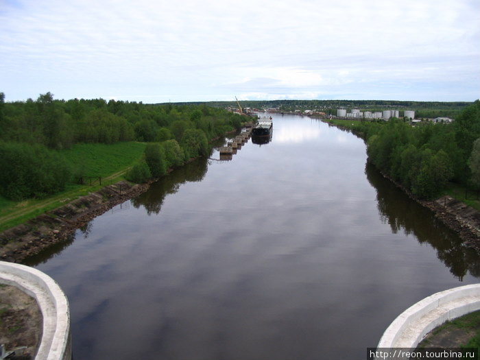 А это уже сам Волго-Балтийский канал, спрямление русла Вытегры. Суда идут именно по нему Вытегра, Россия
