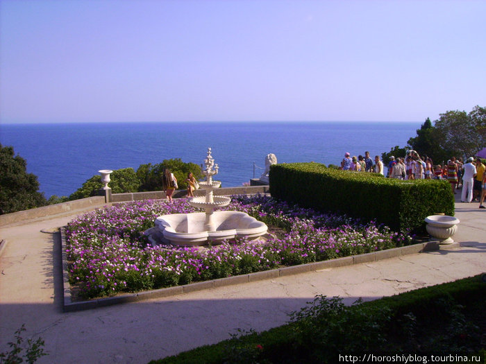 Одно из главных украшений Крыма Алупка, Россия