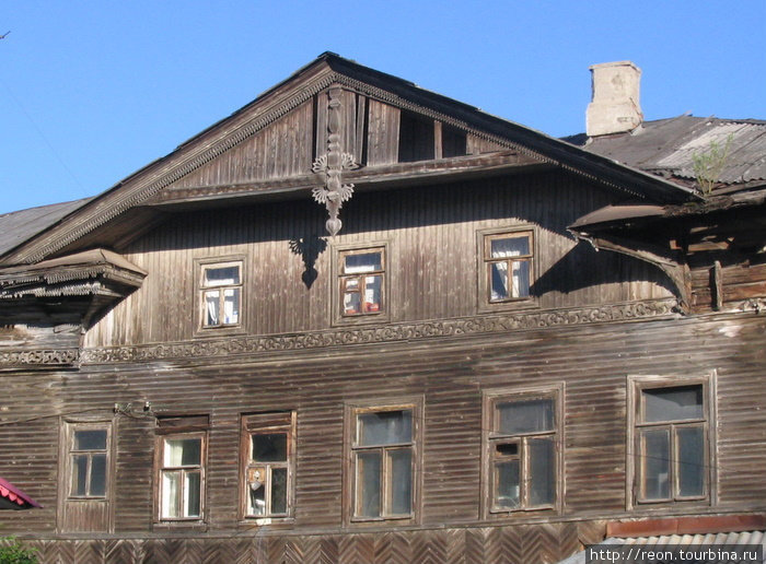 Полотенце под коньком крыши — привет древнего деревянного зодчества Вологда, Россия
