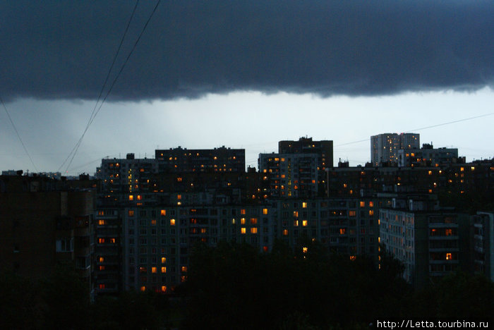 Июньская гроза в небе над Москвой Москва, Россия