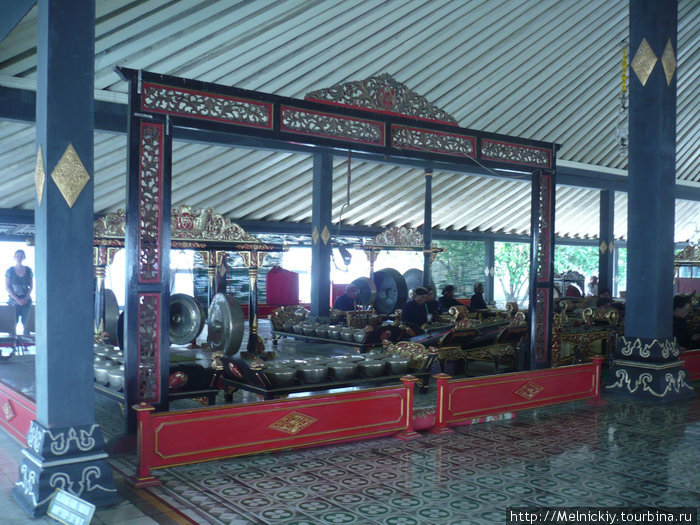 Дворец султана и в гостях у Wiji Hartaono/Kabul Джокьякарта, Индонезия