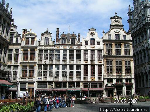 Экскурсия изучает гильдейские дома Брюссель, Бельгия
