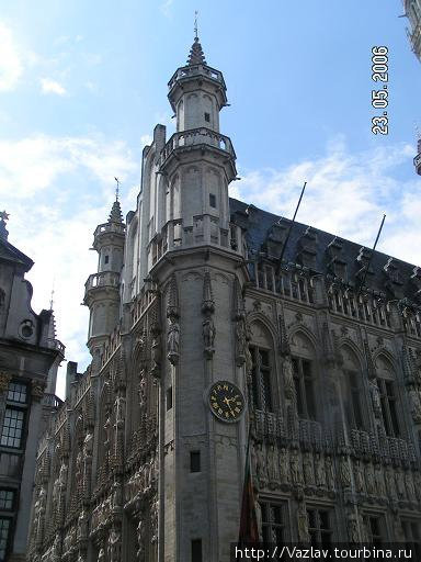 Башня с часами Брюссель, Бельгия