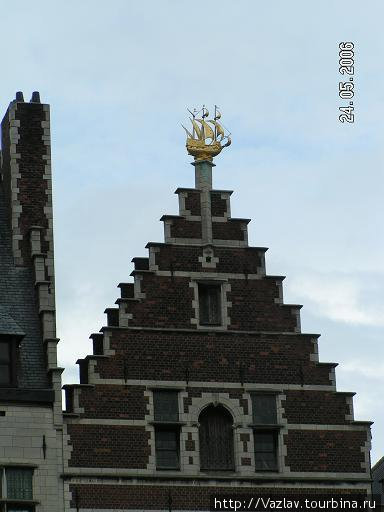 Здание гильдии моряков — сразу видно Антверпен, Бельгия