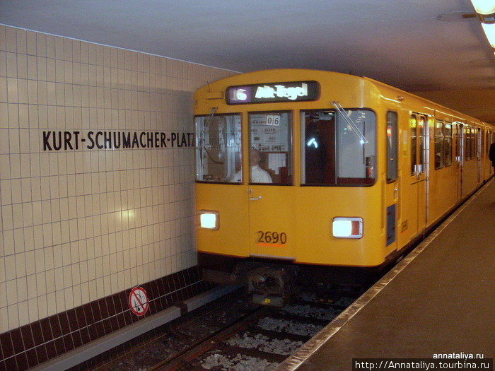 Внешне поезда тоже очень похожи, но отличаются по цвету: U-Bahn — желтые... Берлин, Германия