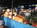 Базар в Первомайске имеет свои особенности. Три дня в неделю — среда, пятница и воскресенье — здесь можно купить все, что душе угодно.
 Домашний хлеб.