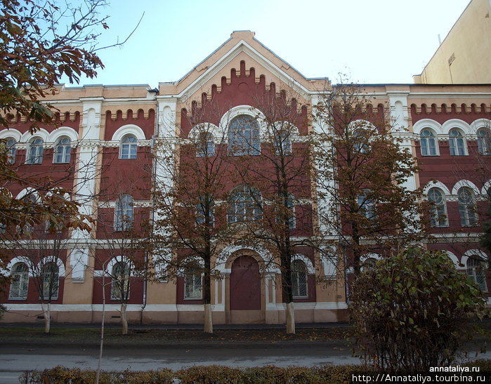 Здание в центре. Новочеркасск, Россия