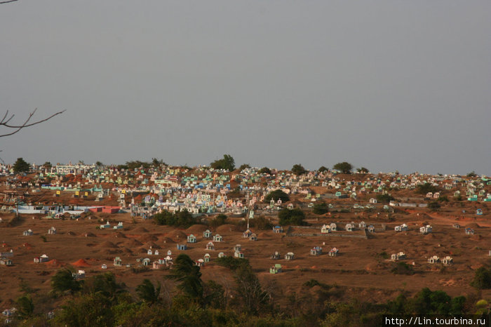 вид на кладбище Фантхиет, Вьетнам