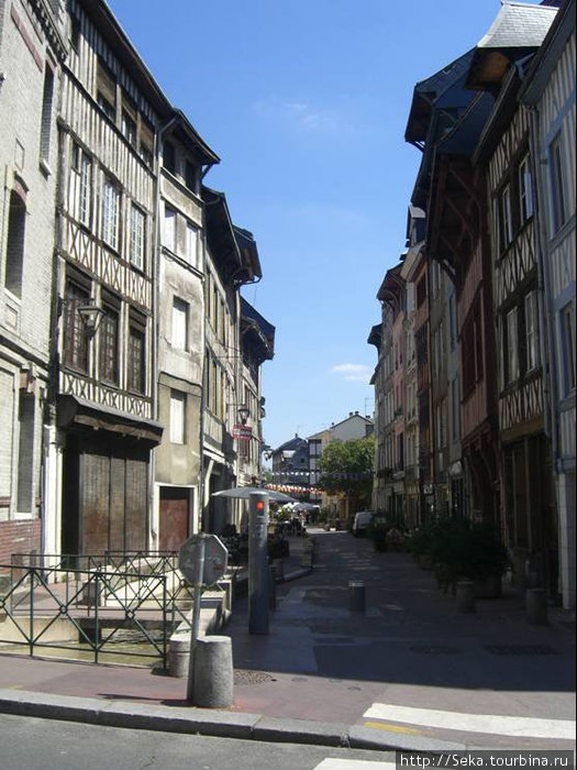 Старинные улочки и дома Руан, Франция