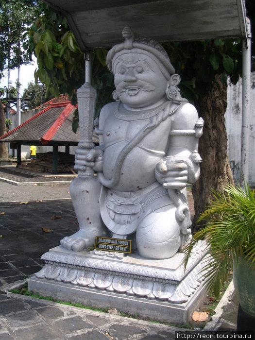 В гостях у яванского султана Джокьякарта, Индонезия