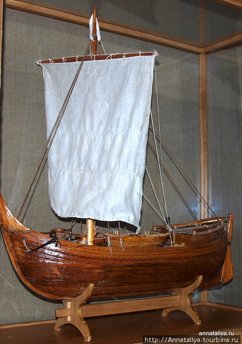Модель первого мореплавательного корабля коч Санкт-Петербург, Россия
