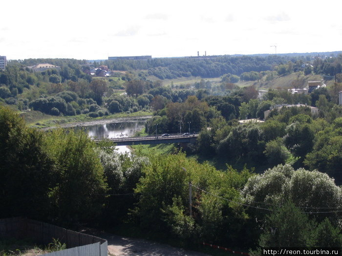 Волга пересекает город красивой широкой излучиной Ржев, Россия