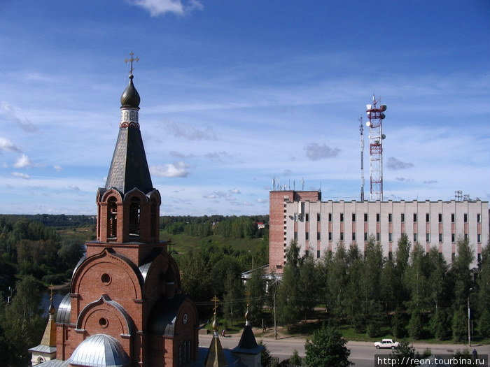 Ржевский узел связи и храм на переднем плане Ржев, Россия