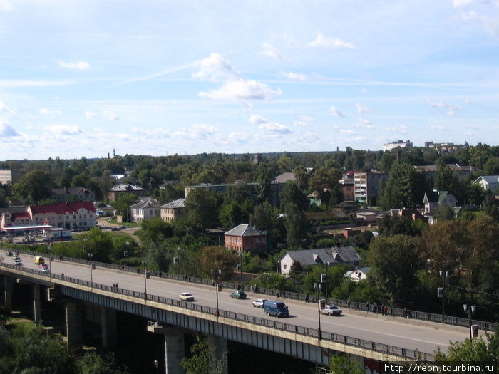 Мост крупным планом. С него хорошо смотреть на город Ржев, Россия