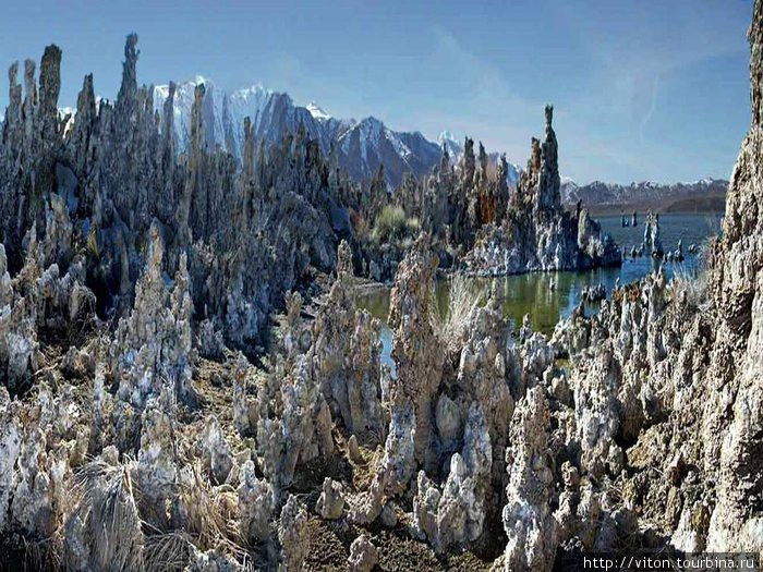 Mono Lake.  Национальный Парк США Штат Калифорния, CША