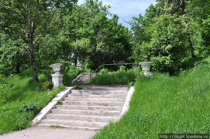 Лестница в никуда. Звенигород, Россия