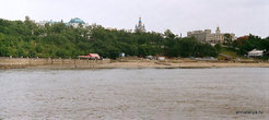 Вид с теплохода на Хабаровские берега.