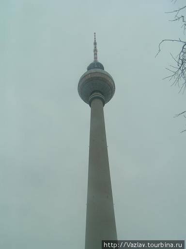 Телебашня на Александрплатц, символ города Берлин, Германия