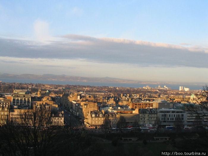 панорама города с высоты Эдинбургского Замка Эдинбург, Великобритания