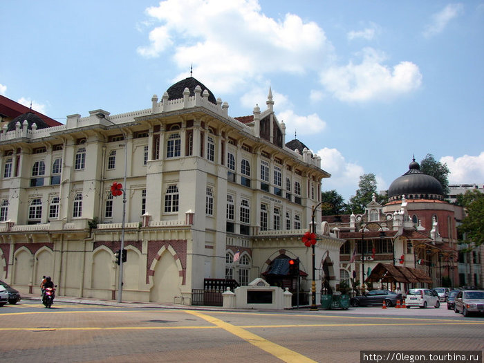 Здания разной формы и разного стиля Куала-Лумпур, Малайзия