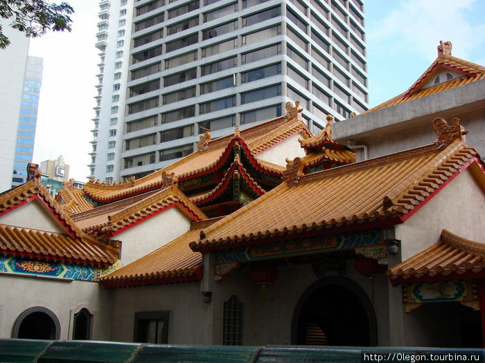 Китайский храм в дворах Куала-Лумпур, Малайзия