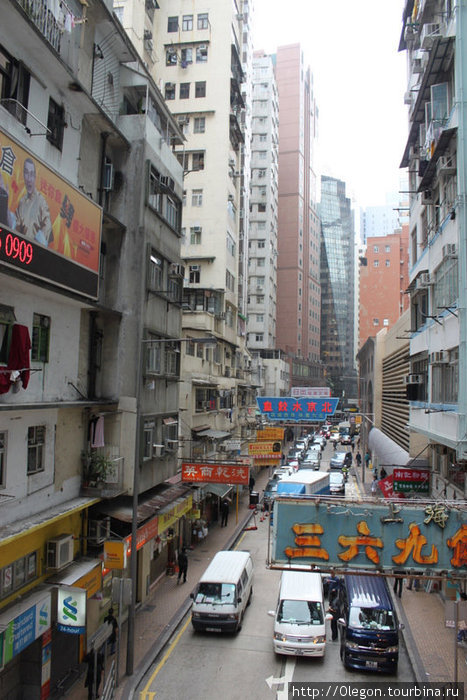 Подальше от центра здания начинают отличаться Гонконг