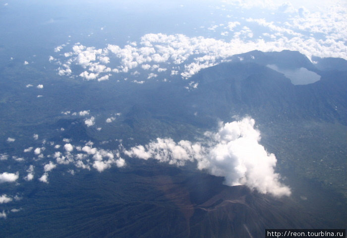 В небе над Суматрой Суматра, Индонезия