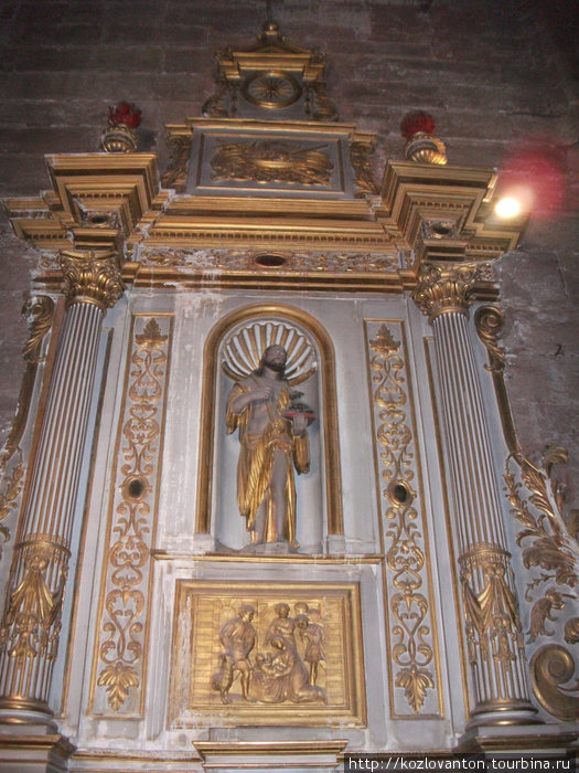 Барочная скульптура собора. Роде, Франция