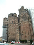 Монументальный собор Родеза, строившийся с XIII по XYI век.