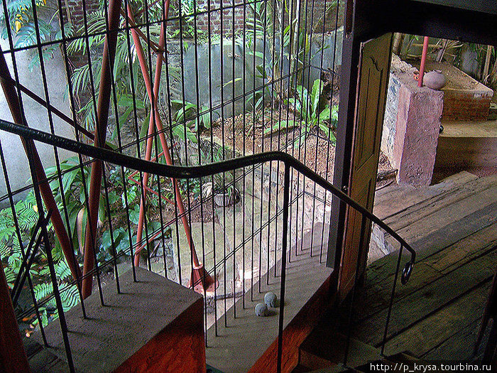 Лестница в спальню Шри-Джаяварденапура-Котте, Шри-Ланка