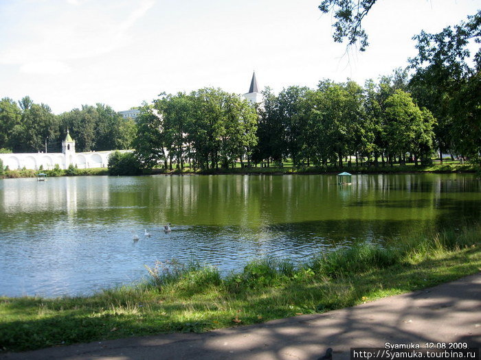 Неотъемлемой частью Николо-Угрешского монастыря является пруд. Дзержинский, Россия