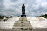 Памятник Свободы в центре Манилы