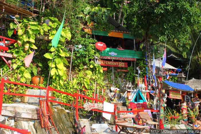 Отели для бэкпакеров обычно самые весёлые, даже внешне Остров Чанг, Таиланд